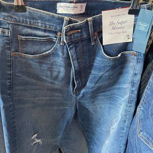 Brand New Abercrombie jeans - The Super Skinny Ultra High-Rise